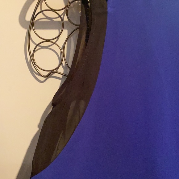 Dress with cutout and sheer mesh. - Picture 4 of 4